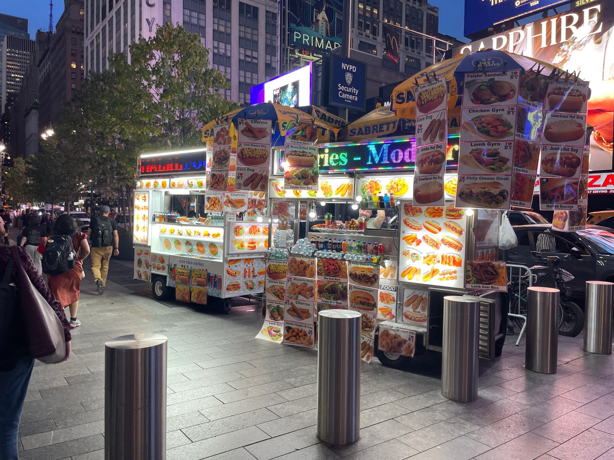 2026-09-08_192812_New-York_Food-Carts-beside-Subway-Entrance_IMG-6347.jpg